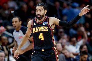 疑似上场！文森特半场出战8分钟仅拿到1抢断 正负值-3_24直播网